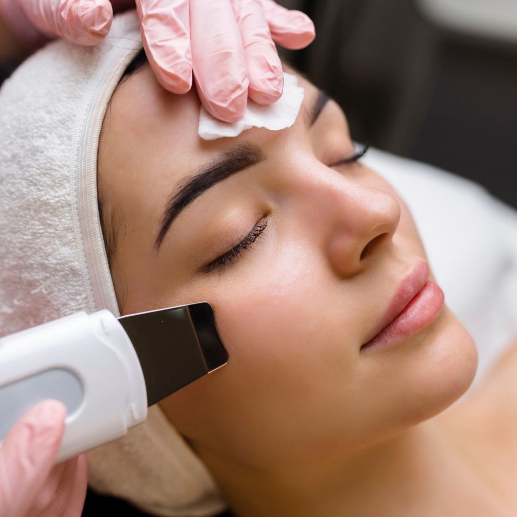 Client getting facials services in Federal Way