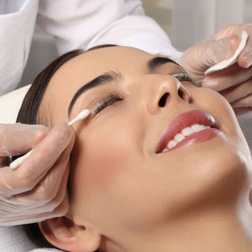 Lash lift service being done with our client at Silverdale studio
